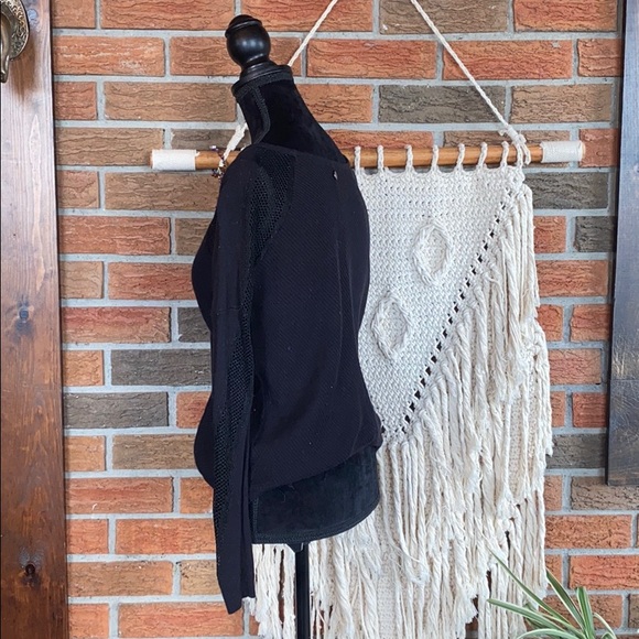 ❓ GUESS Sweater - Picture 2 of 6